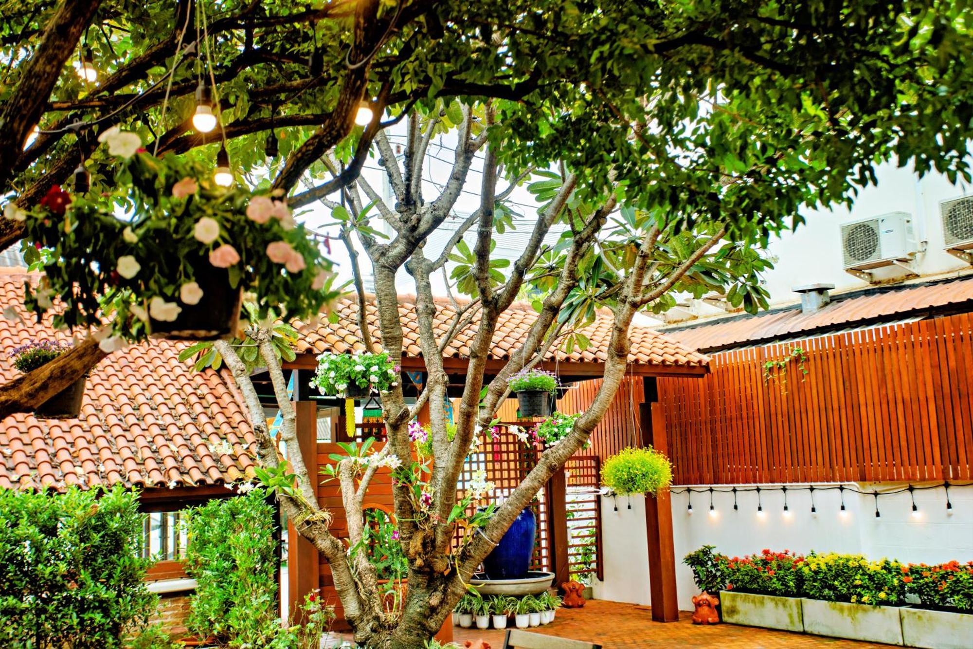 Art House Old City Chiang Mai Exteriör bild